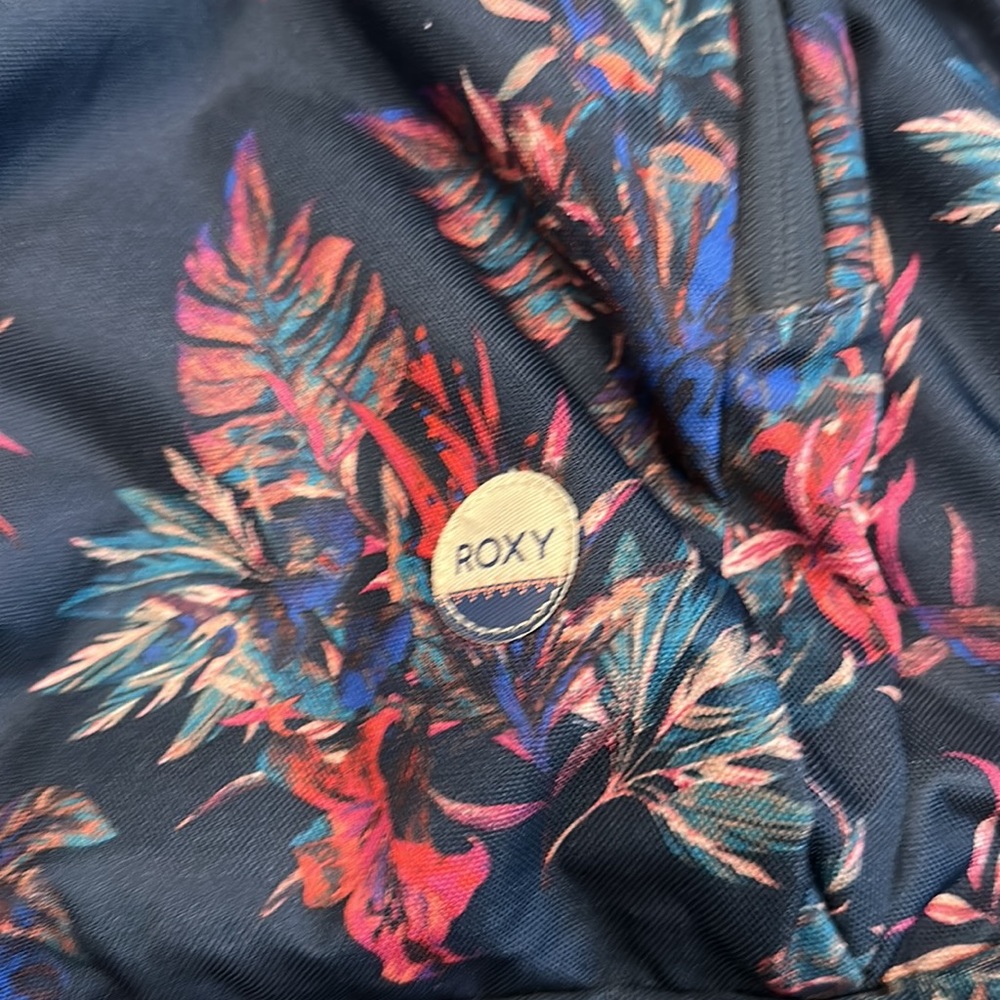 Roxy backpack ๐! - Picture 2 of 11